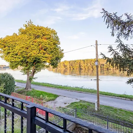 펜션 Beautiful In Dalj With Wifi *