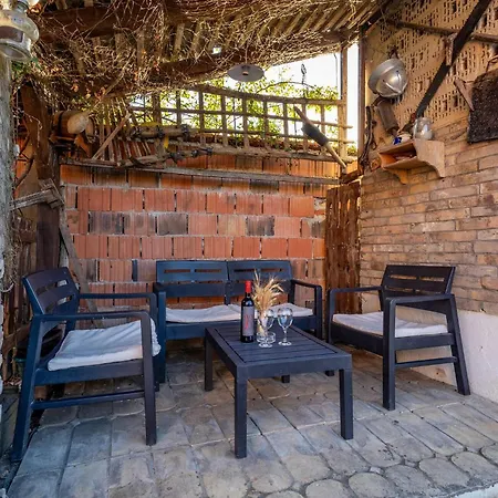 Vikendica Beautiful In Dalj With Wifi *